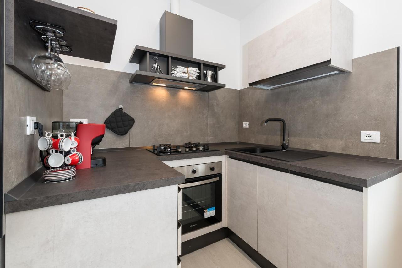 Obsidian -Centro- Wifi + Free Parking Apartment Ravenna Bagian luar foto