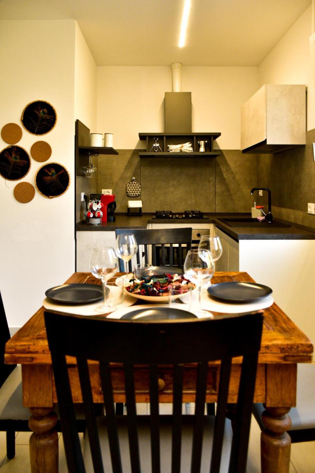 Obsidian -Centro- Wifi + Free Parking Apartment Ravenna Bagian luar foto